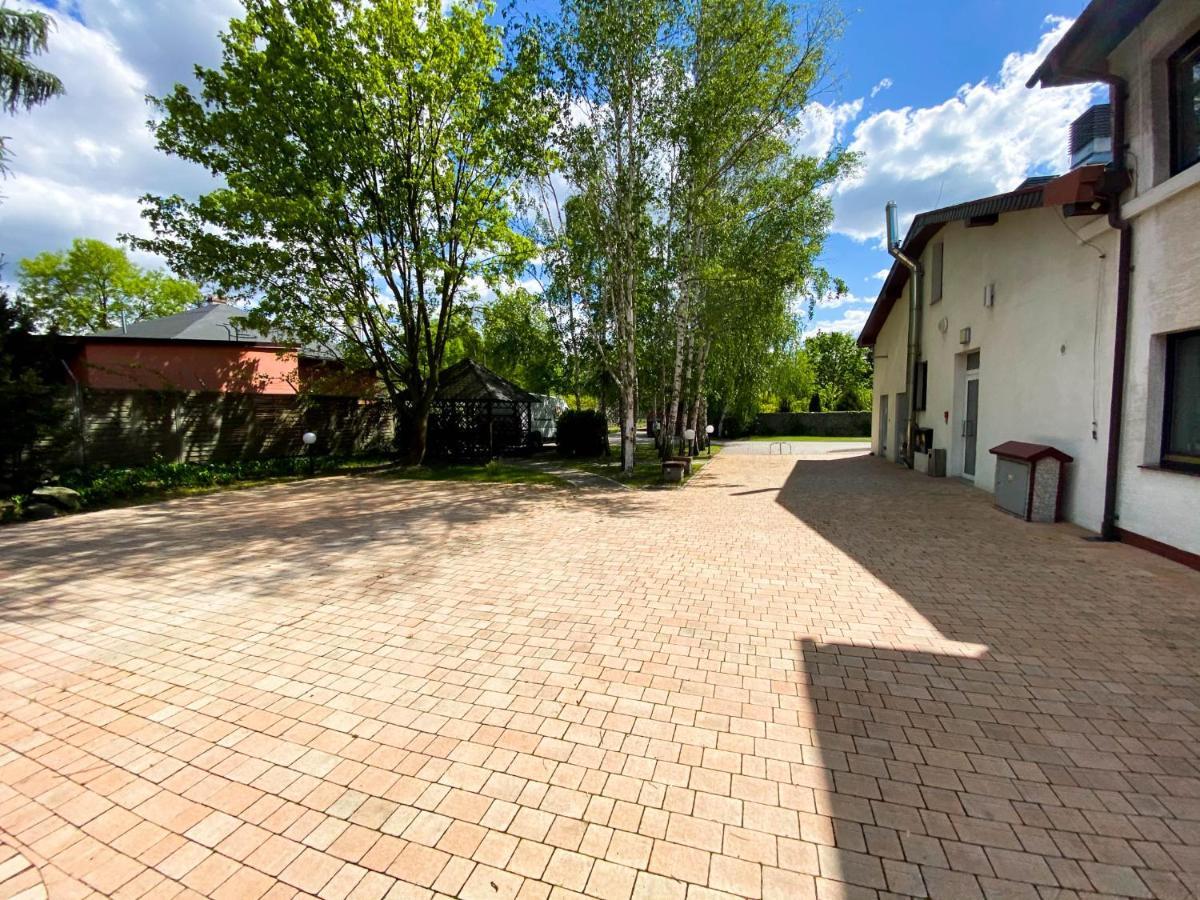 Oleśnica Hotel Garden מראה חיצוני תמונה